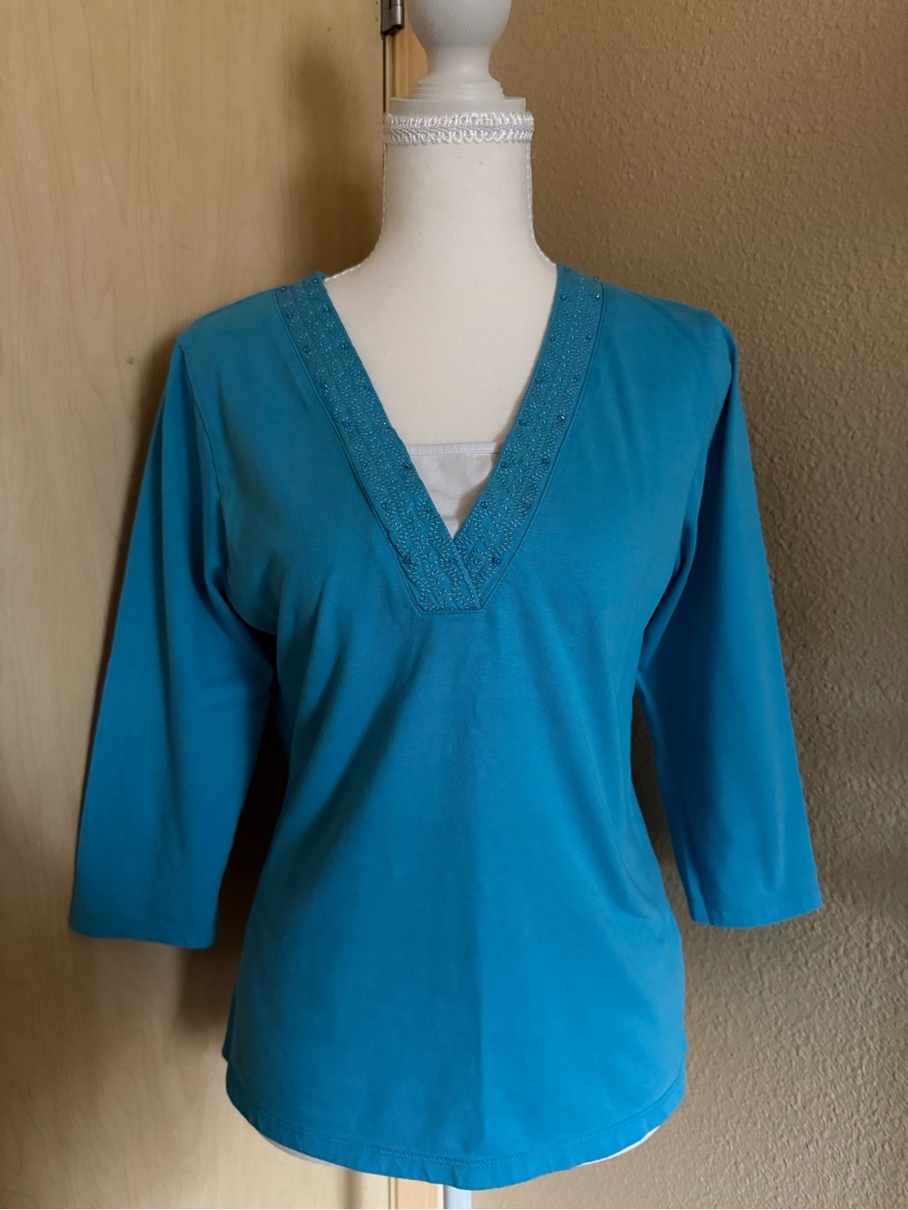 Great Northwest Clothing Company Turquoise V-Neck Three-Quarter Sleeve Top